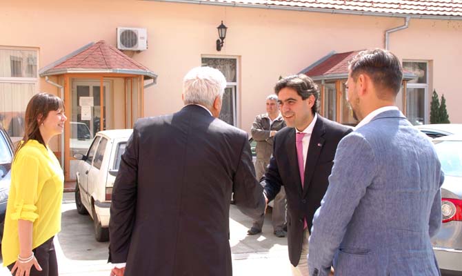 Megérkezik a spanyol nagykövet